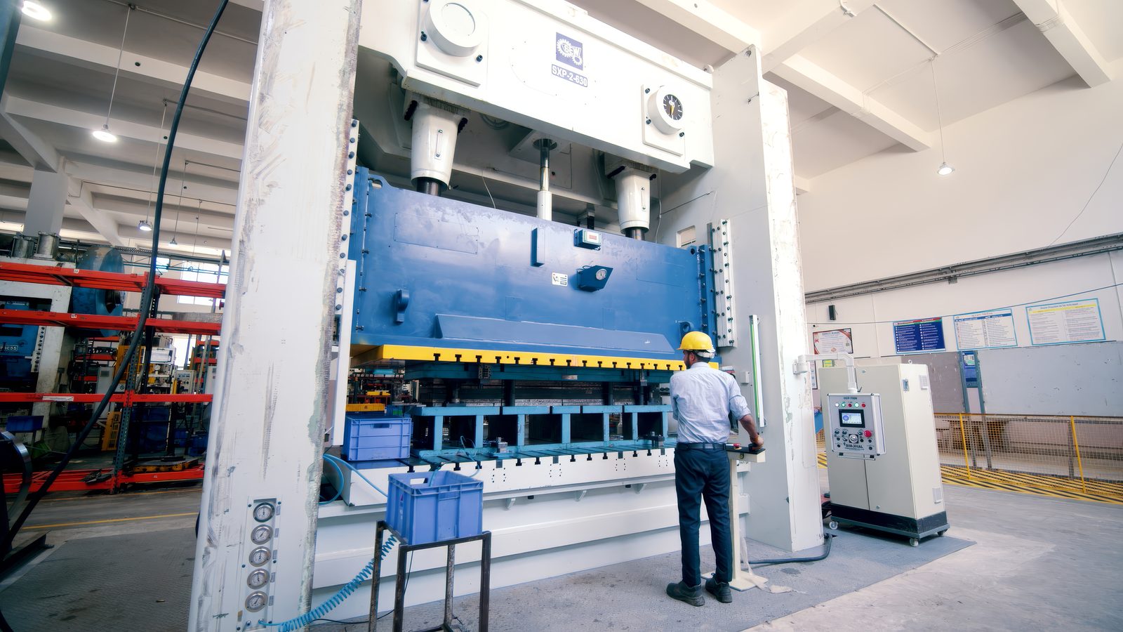 Hydraulic press operation on the shop floor